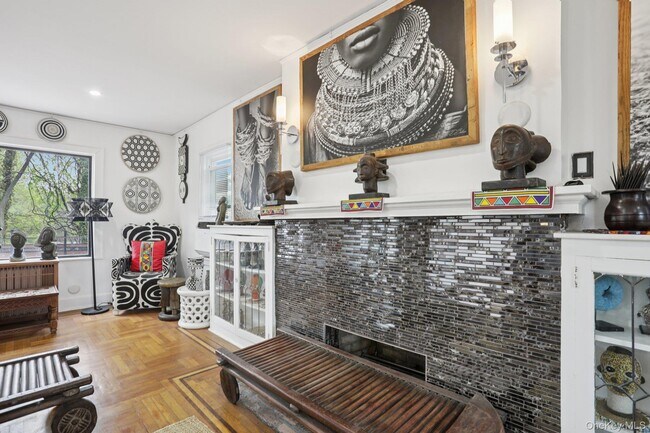 Building Photo - 375 Hawthorne Terrace