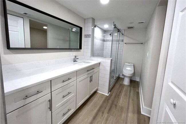 Building Photo - 1950 SW Palm City Rd