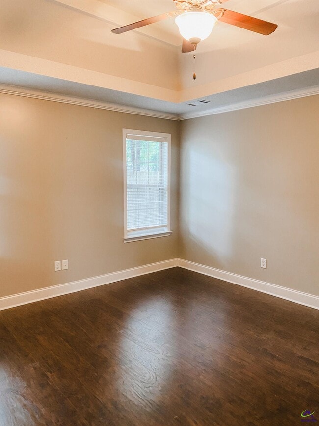 Building Photo - 609 Wooden Eagle Trail