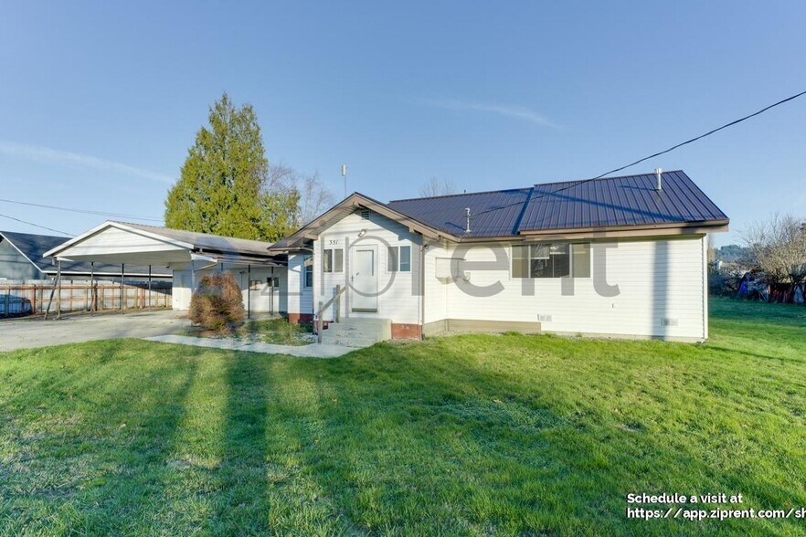 Building Photo - 351 Blake St