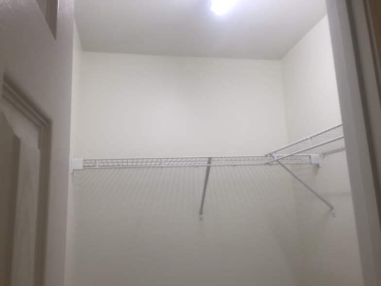 Building Photo - 2210 Trailwood Valley Cir