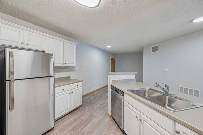 Floorplan - Pinebrook Apartments