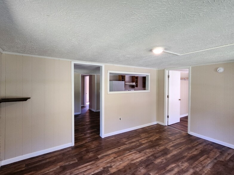 Building Photo - 517 Lattie Miller Rd