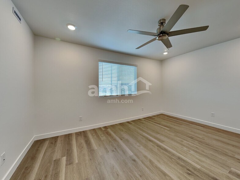 Building Photo - 20177 W Thomas Rd