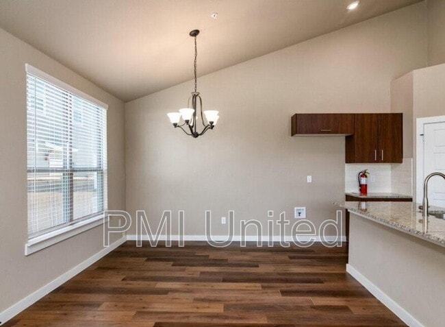 Building Photo - 649 Harvest Moon Dr