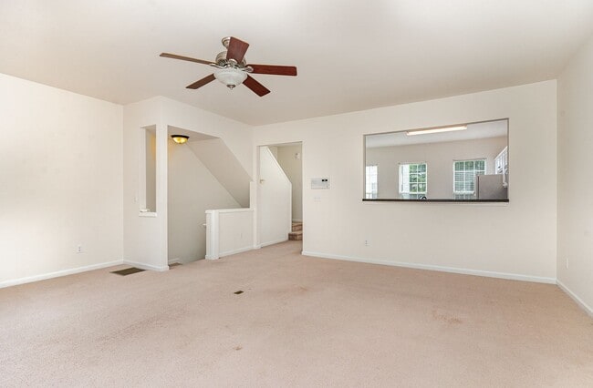 Building Photo - Spacious Townhome in Vibrant Breckenridge ...