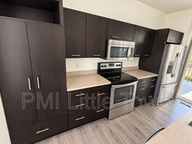 Building Photo - 9785 Dunning Cir