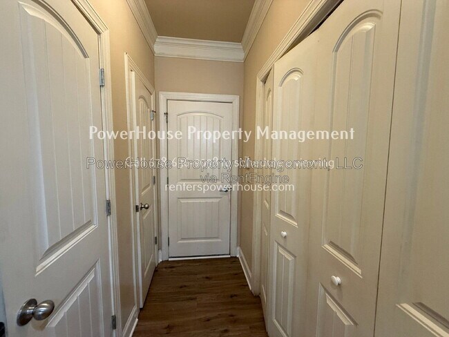 Building Photo - 1045 Township Cir