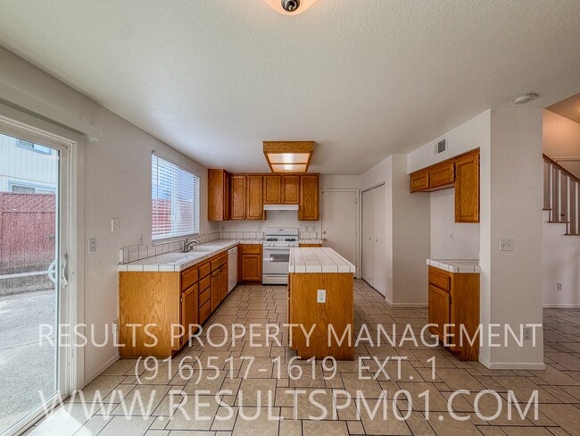 Building Photo - Great Elk Grove 2 Bedroom plus Loft Home