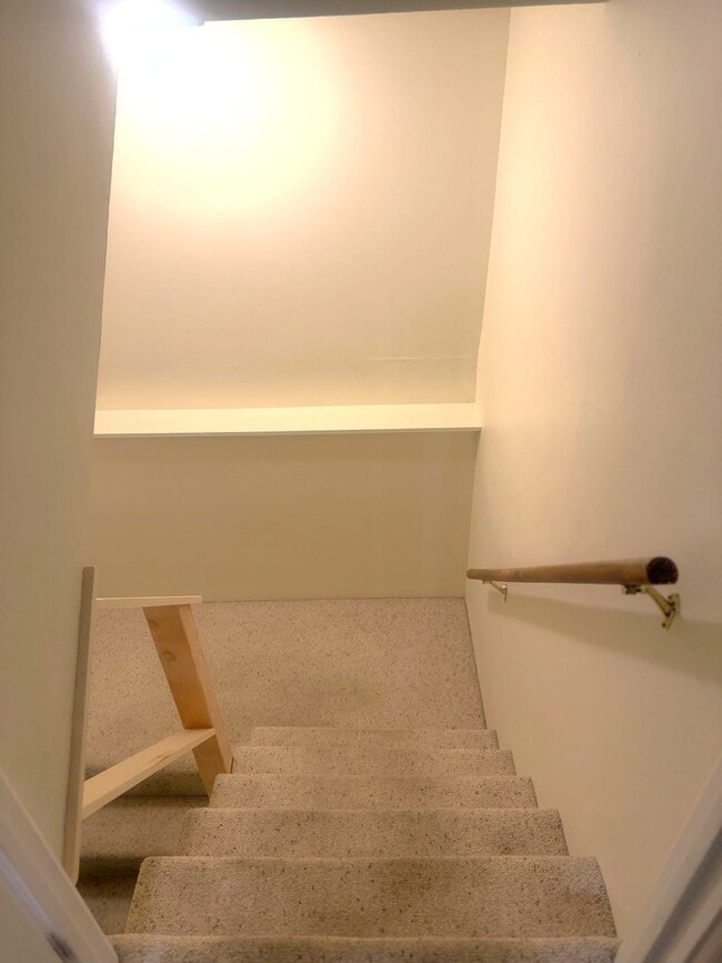 Building Photo - 434 Dogwood Terrace