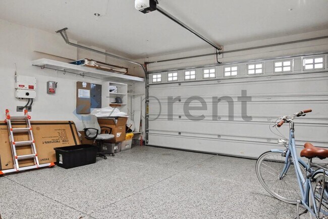 Building Photo - 12743 Blueblanc Way