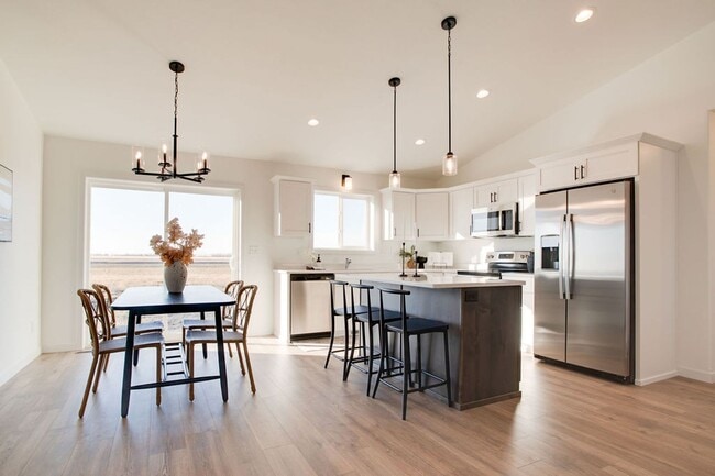 Building Photo - 3 Bed 3 Bath Single Family Home