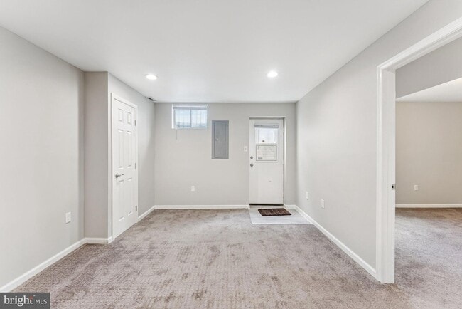 Building Photo - 5907 L St