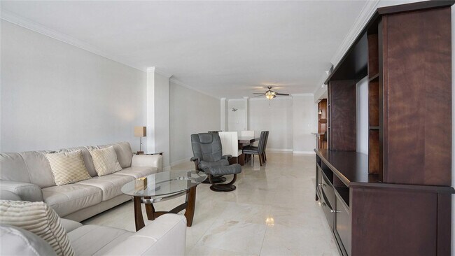 Building Photo - 4250 Galt Ocean Dr