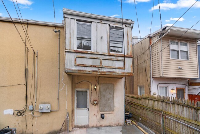 Building Photo - 226 N Collington Ave