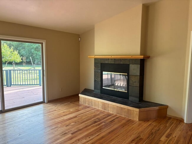 Building Photo - 70 Rocky Creek Rd