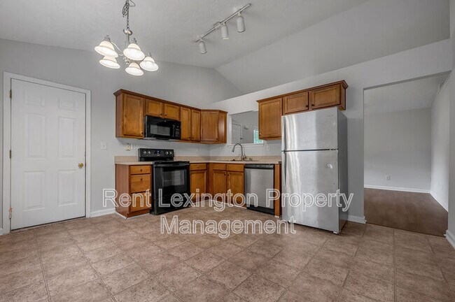 Building Photo - 660 Morgan Hills Dr