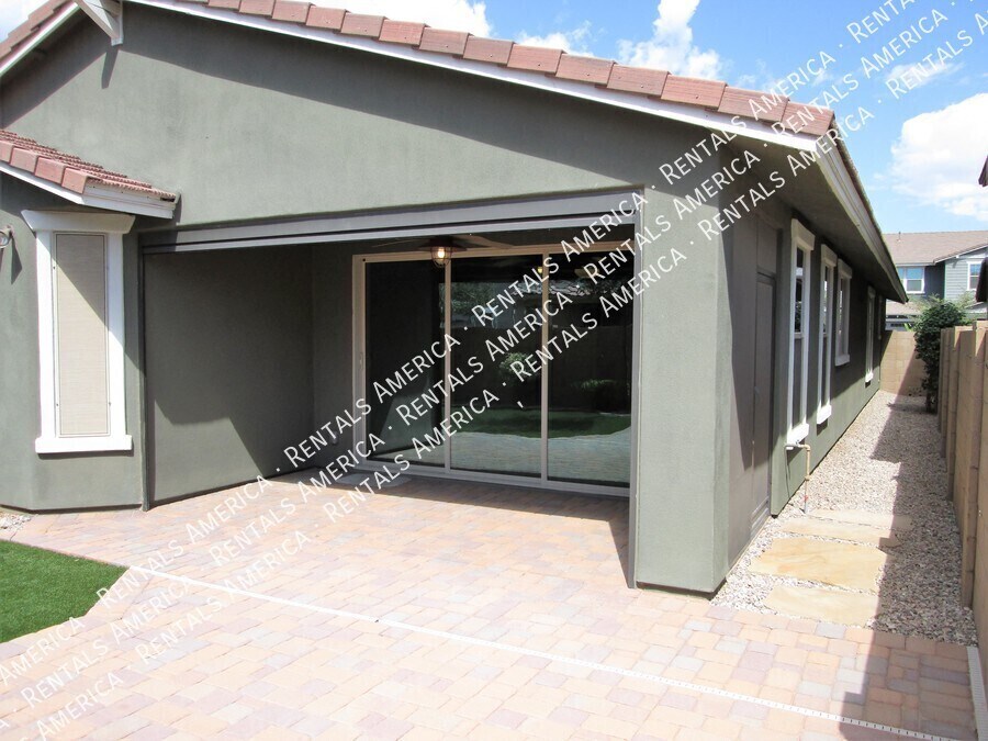 Building Photo - 4259 E Mesquite St