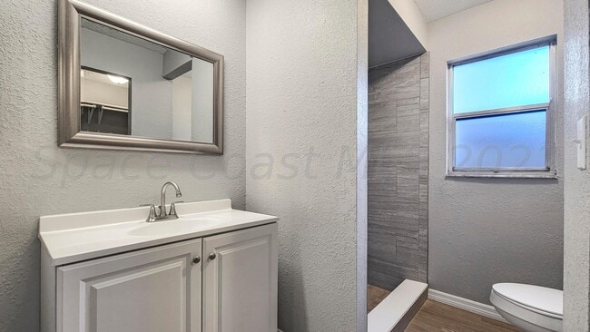 Building Photo - 318 Sun Dial Ct