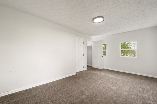 Building Photo - 1584 Mink St SW