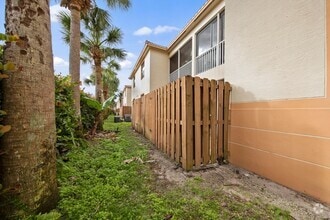 Building Photo - Wonderfully located 3 bedroom, 2 bathroom ...