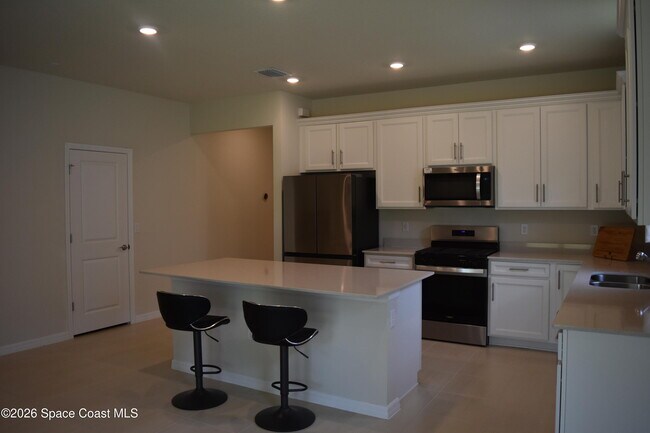 Building Photo - 5039 Sunnytime St