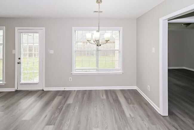 Building Photo - 7878 Meadow Ridge Ln