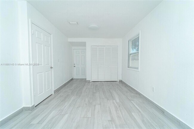 Building Photo - 5725 NW 24th Ave