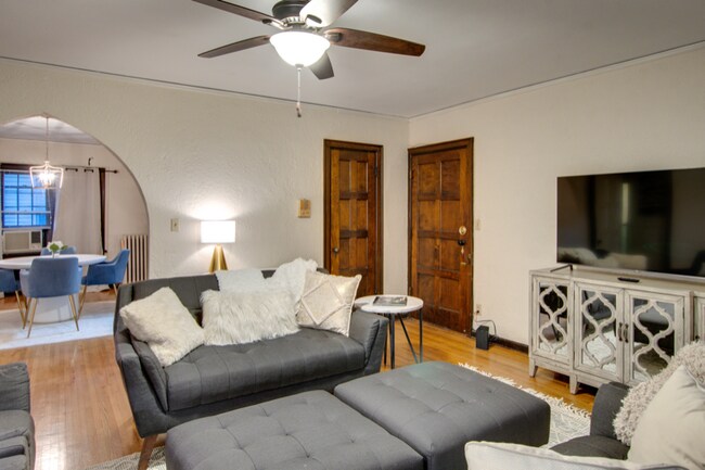 Building Photo - 131 S 39th St