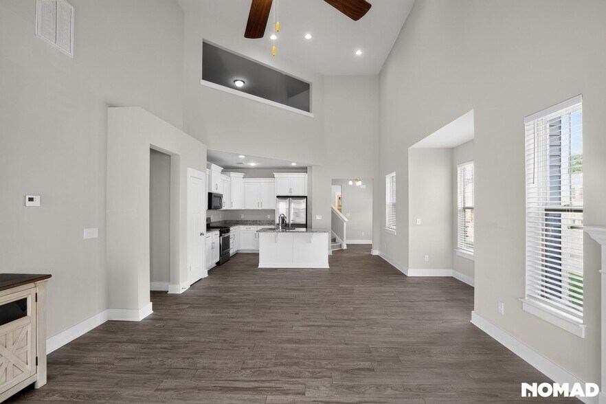 Building Photo - 201 Sprucewood Ct