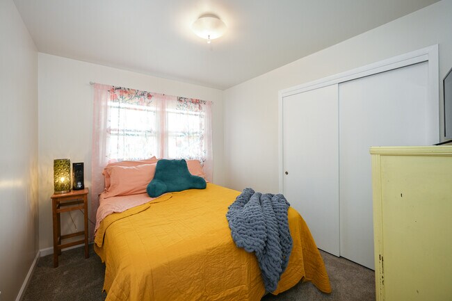 Building Photo - 23712 W Main St