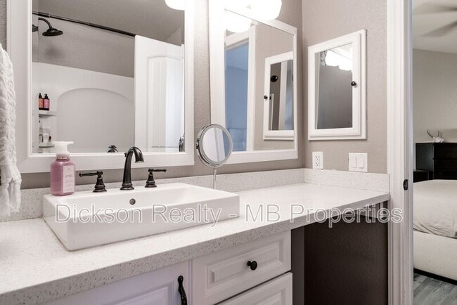 Building Photo - 6036 White Water Way