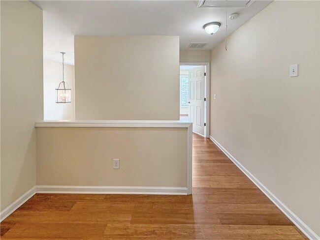 Building Photo - 2380 Fairlie Dr