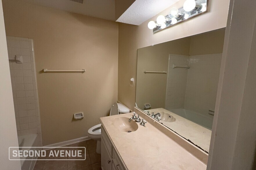 Building Photo - 2542 Anzalone Dr