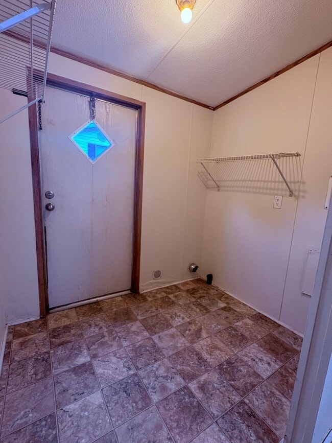 Building Photo - 2 Bed 2 Bath Mobile Home in Rockwell Village