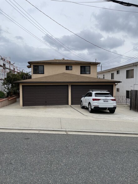 Building Photo - 2207 Carnegie Ln