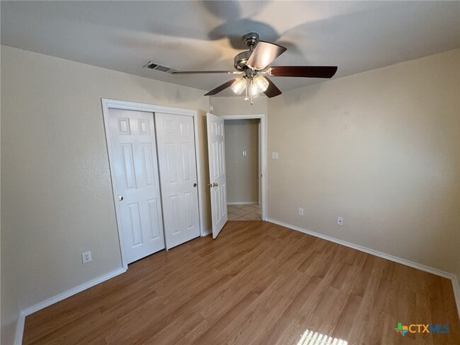 Building Photo - 5302 Jitterbug Ct