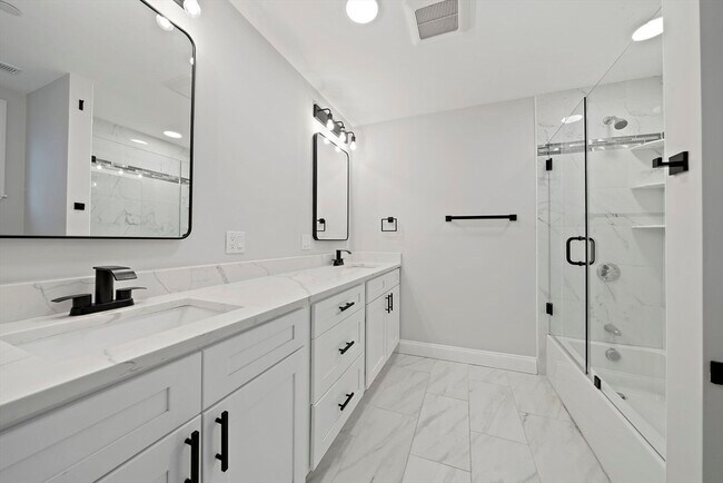 Building Photo - 22 Madison Ave