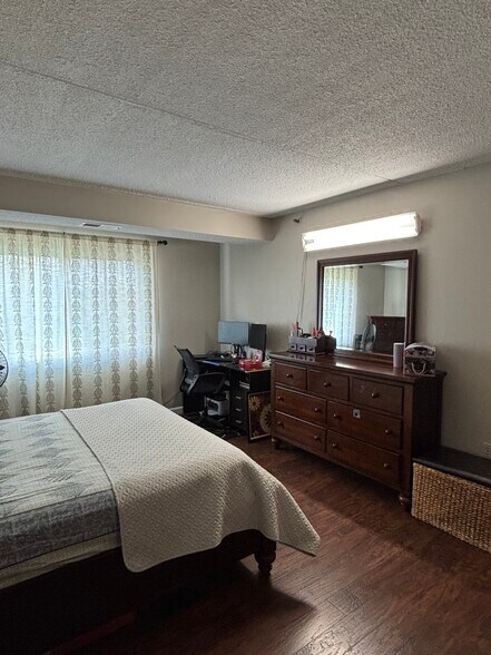 Building Photo - 2500 Mystic Valley Pky
