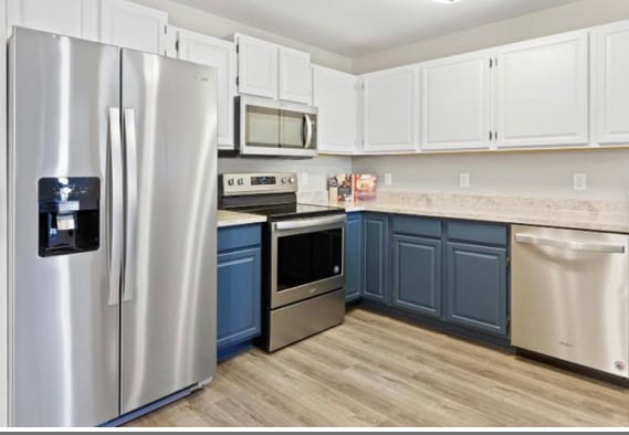 Kitchen - 4887 Easy St