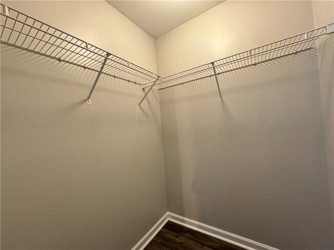 Building Photo - 204 Park Pl