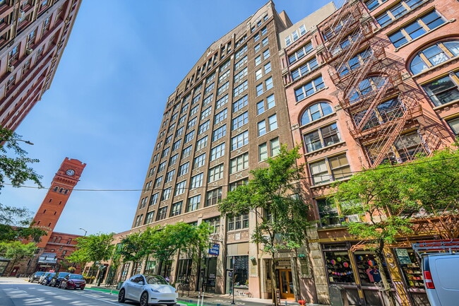 Primary Photo - 720 S Dearborn St
