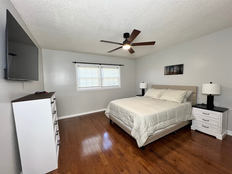 Building Photo - 333 Chapman Rd