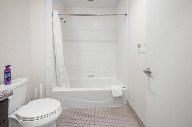 Building Photo - 160 E Berkeley St