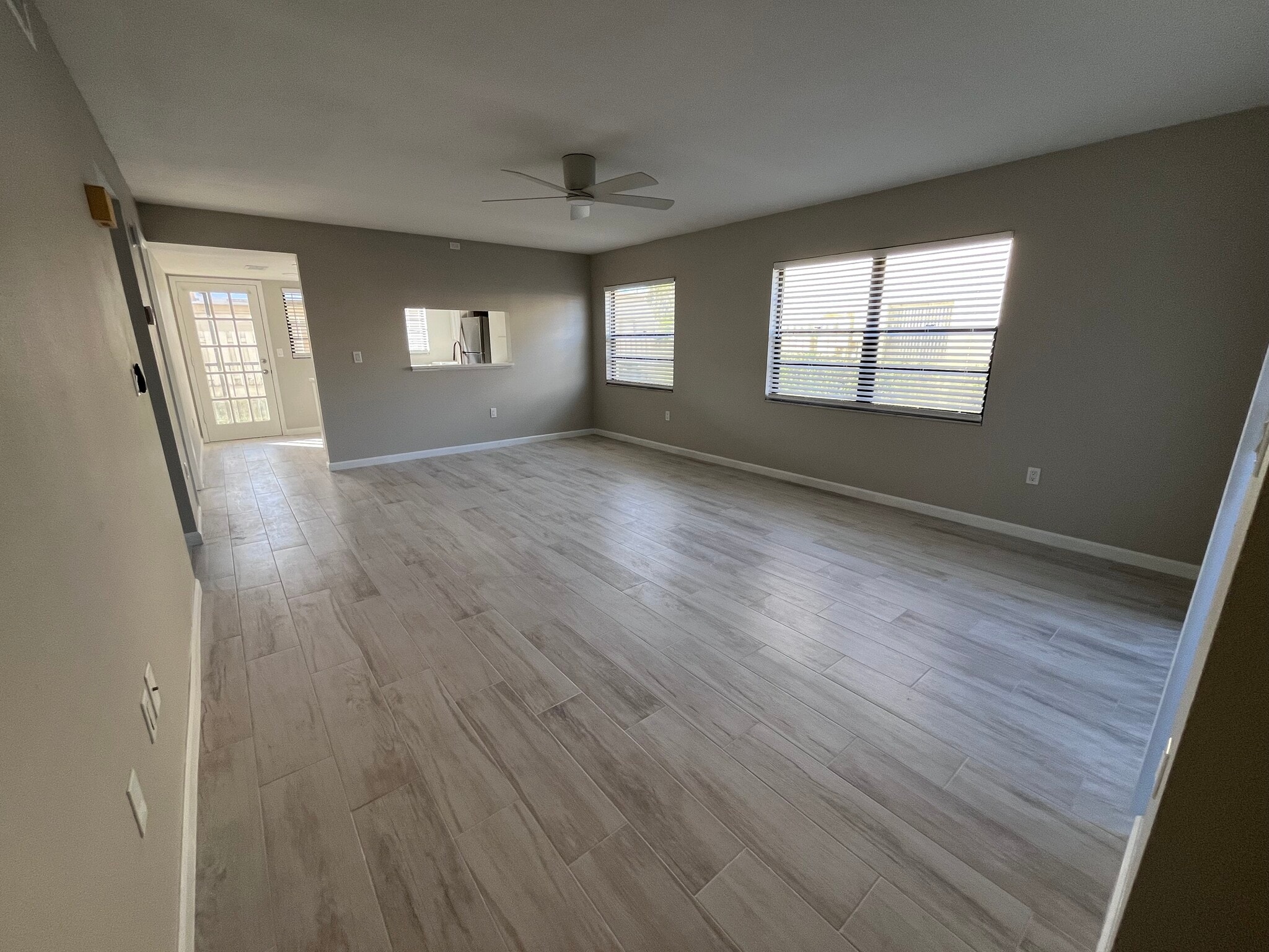 Building Photo - 2515 Bayshore Gardens Parkway