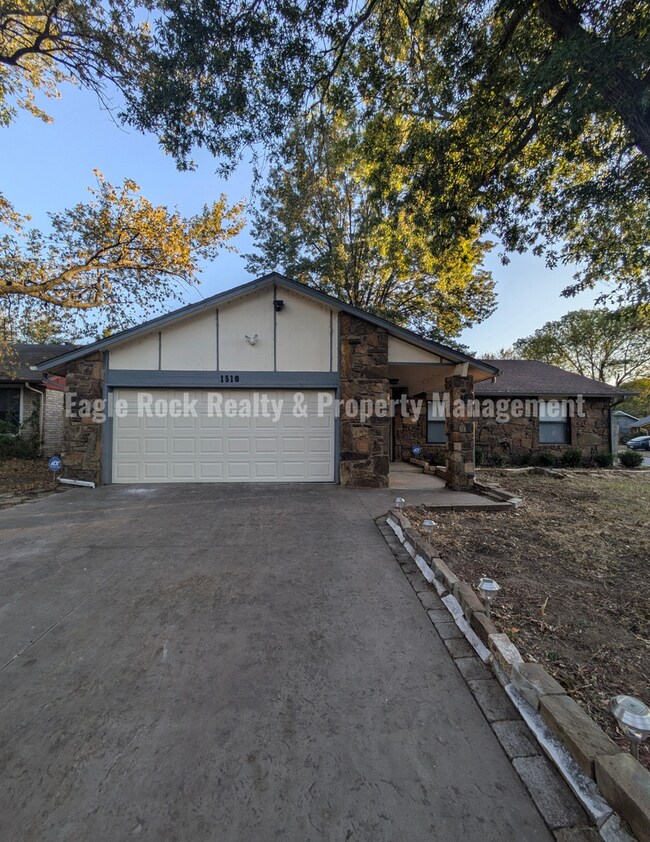 Primary Photo - Tulsa House for Rent (3beds/2baths)