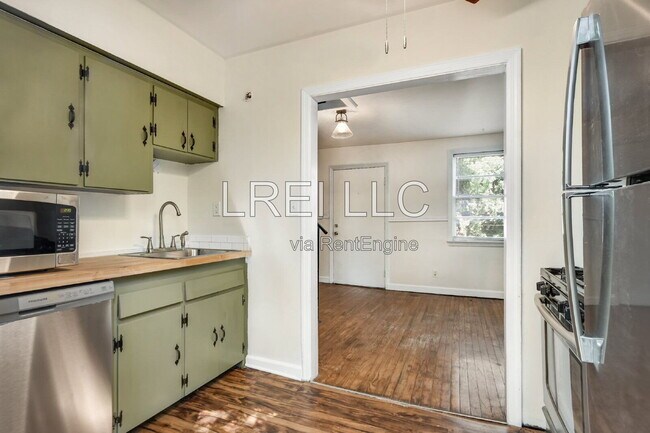 Building Photo - 710 Rubel Ave
