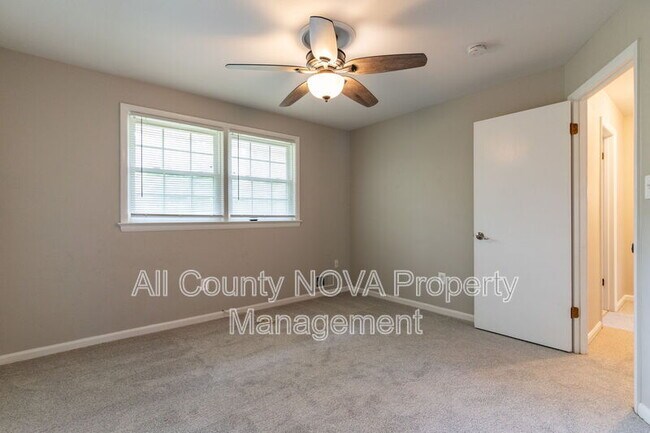 Building Photo - 4126 Lenox Dr