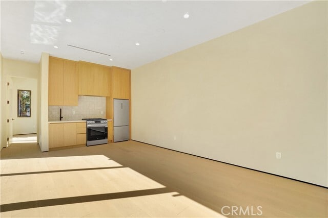 Building Photo - 5149 Beeman Ave