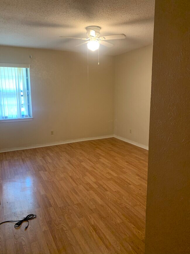 Building Photo - 919 Magnolia Ln